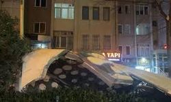 İstanbul’da Fırtına Çatılara Zarar Verdi, Denizde Dev Dalgalar Oluştu