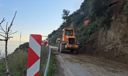 Heyelanda Kapanan Sahil Yolu Yeniden Trafiğe Açıldı