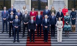 Hollanda'da Yeni Azınlık Hükümeti Resmen Yemin Etti