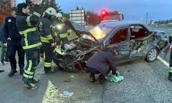 Tekirdağ’da Otomobil Bariyere Çarptı, Sürücü Kurtuldu