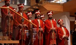 İftar Sonrası Kütüphaneye Giden Öğrencilere ‘Mehter Takımı’ Sürprizi