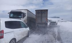 Ilgar Dağı Tipi Nedeniyle Ulaşıma Kapandı 200 Araçlık Konvoy Oluştu