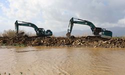 Manisa Irlamaz Çayı Taştı, Turgutlu Ovası Sular Altında Kaldı
