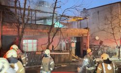 İstanbul - Avcılar’da çıkan yangın yan binayı da etkiledi