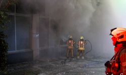 Bağcılar’da Tekstil Fabrikası Alev Alev Yandı
