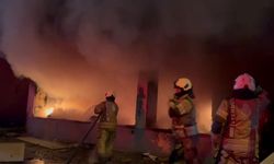 İstanbul Kağıthane’de Dört Katlı Metruk Binada Yangın