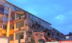 Küçükçekmece’de yıkılan bina yan binaya yaslanarak devrildi