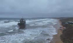 Sarıyer’de Karaya Oturan Gemi Havadan Görüntülendi