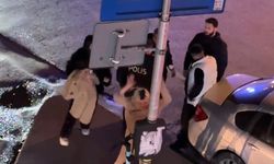 Şişli’de Yaşanan Tartışmanın Ardından Kadın Kendini Yere Bırakarak Direği Yumrukladı