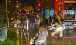 İstanbul Sultangazi’de 2 Katlı Mobilya Mağazasında Yangın Çıktı