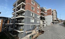 İzmir’de İstinat Duvarı Çöktü, Çalışmalar Devam Ediyor