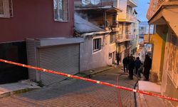 İzmir'de Müstakil Evde Yangın: İtfaiye Olay Yerinde