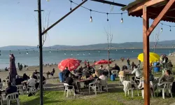 Bursa-İznik’te Hafta Sonu Yoğunluğu Esnafın Yüzünü Güldürdü