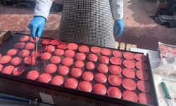 İstanbul Kağıthane’de 5 Tonluk Sucuk Ekmek İkramı Yapıldı