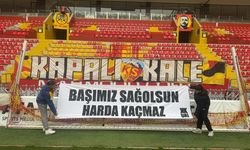 Kayserispor Taraftarı “Harda Kaçmaz” Pankartı Açtı