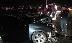 Otomobilin ağır hasar aldığı kazada sürücü yara almadan kurtuldu