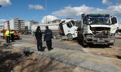 Kilis’te Kamyon Kazası: 1 Kişi Ağır Yaralandı