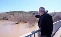 Kızılırmak Taştı; Köy Yolu Ulaşıma Kapandı