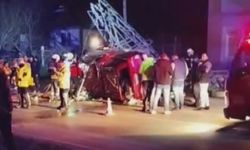 Amasya’da Kamyonet Direğe Çarptı, Sürücü Ağır Yaralandı