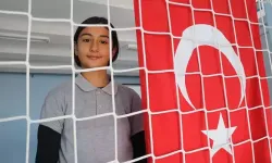 Diyarbakır’da Bayrak Hassasiyeti: Kübra Sevgiyle Düzeltmiş