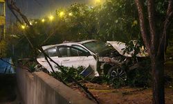 Otomobil Şarampole Yuvarlandı: 1 Ölü 1 Yaralı