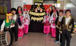 Antalya’da Öğrenciler Davul Çalıp Mani Söyledi