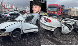 Kontrolden Çıkan Otomobil Direğe Ve Ağaçlara Çarptı Sürücü Hayatını Kaybetti