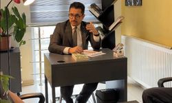 Okul Müdürü Makam Odasını Koridora Taşıdı