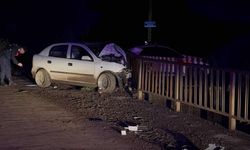 Köprü Korkuluklarına Çarpan Araçta 1 Ölü