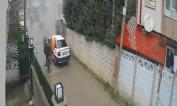 Sakarya’da park edilen araç alevler içinde kaldı