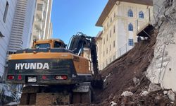 Şanlıurfa’da İstinat Duvarı Çöktü: 4 Daire Hasar Aldı