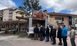 Sevdiği Erkekle Evlenince Lokma Dağıttırdı