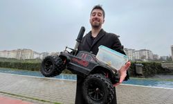 Oyuncak arabayla sokak hayvanlarına mama ulaştırıldı