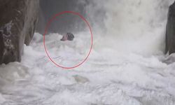 Su Seviyesi Yükselen Dereden Geçen Dağcı O Anları Anlattı