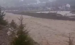 Adana’da Dereler Taştı, Mescit Sular Altında Kaldı