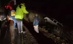 Bursa’da kamyonet şarampole indi; sürücü hastaneye götürüldü