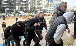 Diplomatik plakalı araç kullanılarak çıkış girişiminde 6 kişi gözaltında