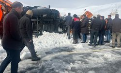 Kar Küreme Aracı Tendürek Geçidinde Devrildi İki Kişi Yaşamını Yitirdi