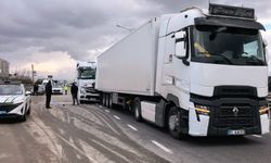 TIR ile Çarpışan Tankerin Sürücüsü Yaralandı