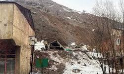 Van- Heyelanda Tandır Evi Çöktü: 2 Yaralı