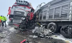 Sivas’ta Feci Kaza: İki Tır Çarpıştı