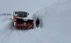 Tunceli’de Yoğun Karla Zorlu Çalışma Havadan Kaydedildi