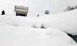 Van’da 76 Yerleşim Yerinin Yolu Kapandı, Kırsal Mahalle Kara Gömüldü