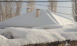 Van’da Yoğun Kar Ulaşımı Vurdu; 53 Yerleşim Yeri Kapalı