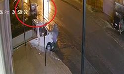 Kontrolden Çıkan Araç Direğe Çarptı: 2 Yaralı