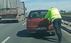 Aracı Arızalanan Sürücüye Trafik Polisi Destek Oldu