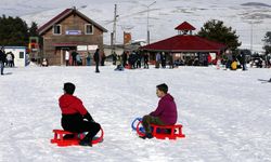 Ardahan Yalnızçam Kayak Merkezi’nde Hafta Sonu Yoğunluğu