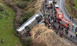 Antalya'da Yolcu Otobüsü Şarampole Devrildi: Çok Sayıda Ölü ve Yaralı Var