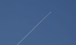 İran’dan İsrail ve ABD Üslerine Yeni Saldırı Hamlesi