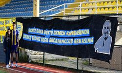 Taraftarlar Babasını Kaybeden Berke Örer'i Yalnız Bırakmadı